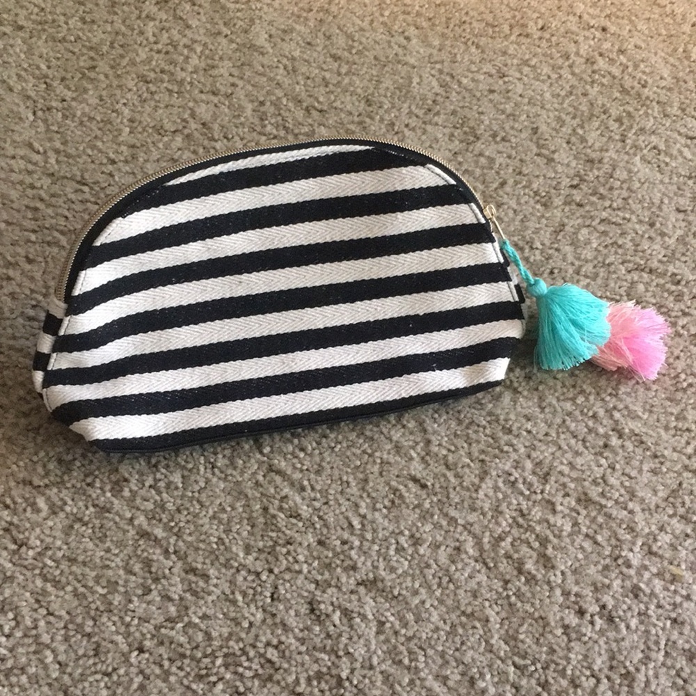 Cosmetic bag